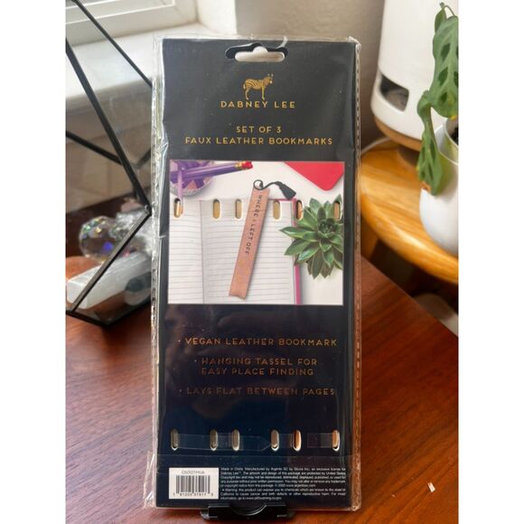 Gift With $40 Purchase - Add to Bundle! - Picture 3 of 3